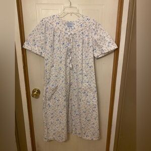 VTG Ashley Taylor Blue Floral Housecoat M